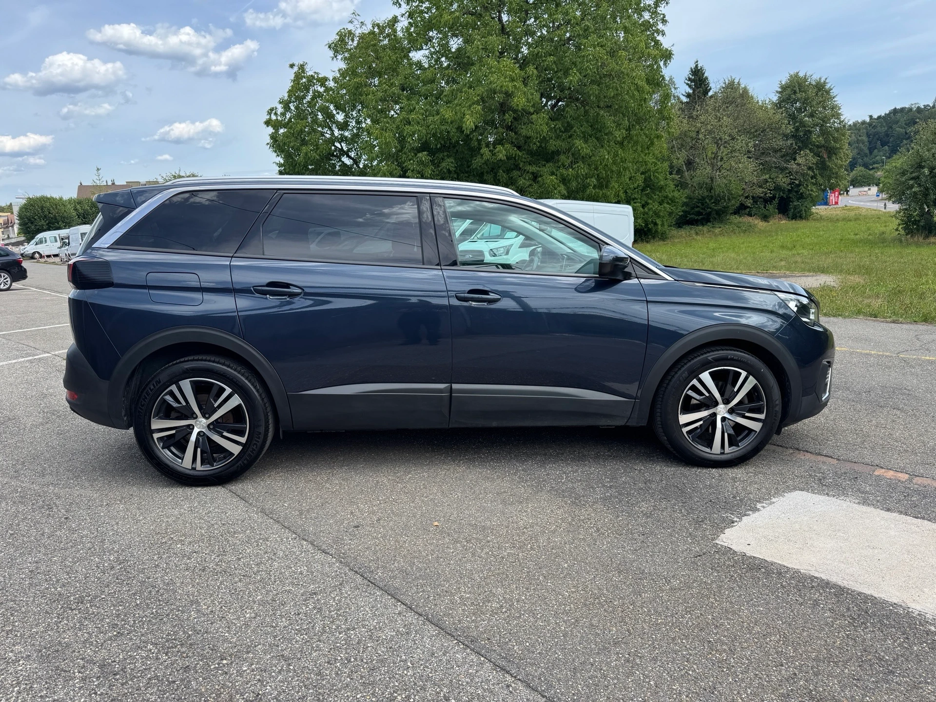 PEUGEOT 5008 1.2 Pure Tech Active – Foto 2