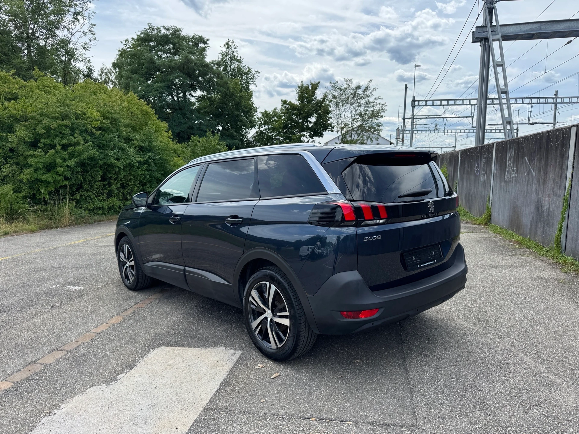PEUGEOT 5008 1.2 Pure Tech Active – Foto 3